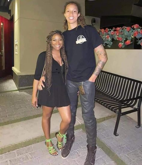 Brittney Griner & her wife are finally reunited! December 12, 2022 ~ 💙 College Basketball Players, Brittney Griner, Relationship Timeline, Baylor University, Basketball Star, Love And Basketball, I Love My Wife, Wnba, College Fun