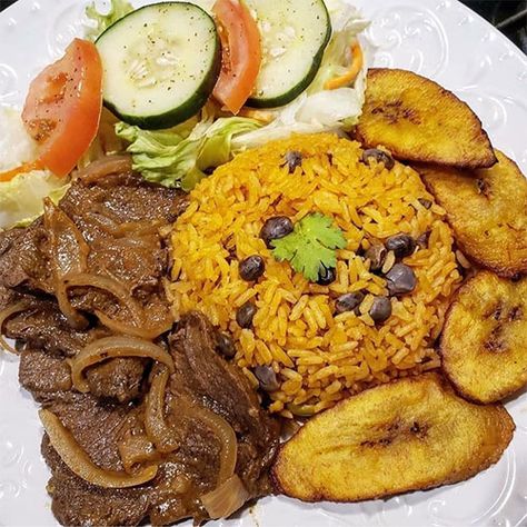 Bistec Encebollado – Steak & Onion - Hispanic Food Network Arroz Con Gandules Recipe, Bistec Encebollado, Steak And Onions, Boricua Recipes, Rice Beans, Dinner Ideas Healthy, Spanish Dishes, Hispanic Food, Puerto Rican Recipes