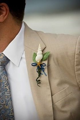 Modern Boutonniere, Bridal Boutonnieres, Boutineer Wedding, Shell Bouquet, Seashell Bouquet, Diy Beach Wedding, Wedding Boutonnieres, Nautical Wedding Invitations, Flower Boutonniere