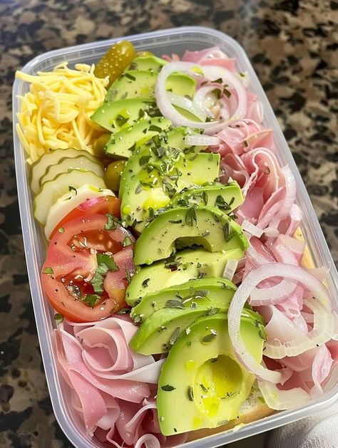 Banana Peppers, Healthy Lunch Snacks, Avocado Banana, Perfect Lunch, Protein Shake Recipes, Shredded Lettuce, Provolone Cheese, Trending Recipes, Stuffed Banana Peppers