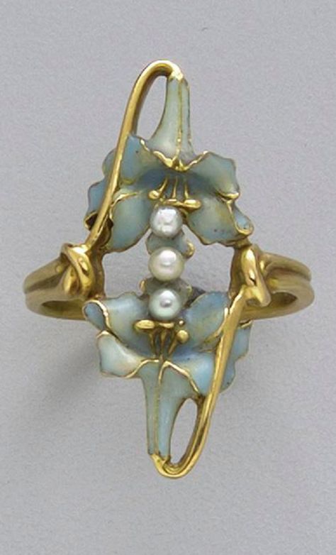 René Lalique - An Art Nouveau gold, enamel and pearl ring, circa 1900. #ArtNouveau #Lalique Rene Lalique, Antique Ring, Lalique, Art Nouveau, Ring, Gold, White, Art