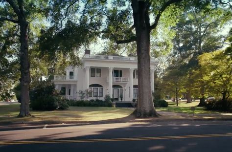 Is Serenity a Real Place? All About the Town Where Netflix's 'Sweet Magnolias' Was Filmedcountryliving Magnolia Book, Southern Town, Magnolia Home Decor, Sweet Magnolias, Netflix Home, Netflix Show, Sweet Magnolia, Small Farmhouse, White Farmhouse