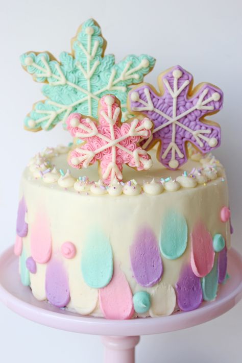 Pastel Snowflake Cake – Glorious Treats Snowflake Cakes, Snowflake Cookies Decorating, Perfect Vanilla Cake, Lemon Bundt Cake Recipe, Shortcake Cake, Perfect Chocolate Cake, Snowflake Cake, Strawberry Shortcake Cake, Perfect Sugar Cookies