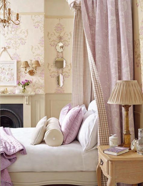 Laura Ashley Living Room, French Country Bedroom Decor, Laura Ashley Bedroom, Laura Ashley Interiors, Bedding Double, Faded Glamour, Interior Cottage, French Country Bedroom, Shades Of Lilac