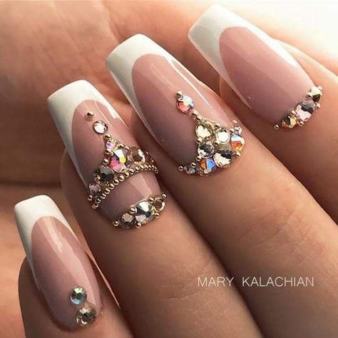 Diamond Nail Art Design, Manicured Nails, Diamond Nail Art, Ombre Nails Glitter, Swarovski Nails, Nails Glitter, Super Nails, Trendy Nail Art, Simple Nail