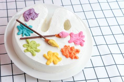 Paint Palette Cake Ideas, Arty Birthday Cake, Paint Palette Cake, Art Party Cake Ideas, Art Party Cake, Painter Cake, Art Cake Design, Palette Cake, Art Party Cakes