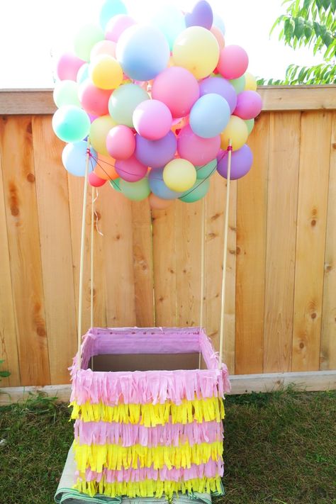 Hot Air Balloon Diy Photo Prop, Hot Air Balloon Prop Diy, Photography Props Ideas, Diy Photo Props, Diy Party Props, Diy Hot Air Balloon, Caleb Y Sophia, Balloon Hot Air Balloon, Diy Hot Air Balloons