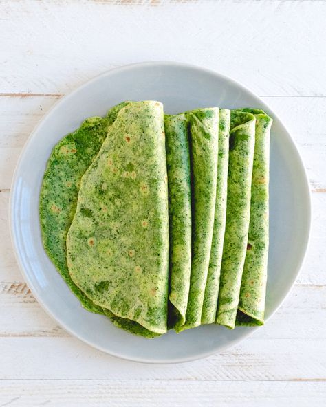 Homemade spinach tortillas | healthy tortilla recipe | spinach tortilla Veggie Quesadilla Recipes, Spinach Tortillas, Corn Tortilla Recipes, Healthy Tortilla, Tortillas Recipe, Spinach Tortilla, Spinach Wraps, A Couple Cooks, How To Make Tortillas