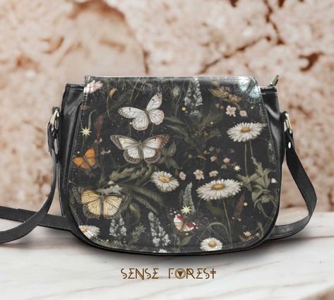 Witchy Dark Academia, Cottagecore Bag, Pocket Cross, Large Crossbody Bag, Large Crossbody Bags, Black Vegan, Zipper Top, Saddle Bag, Dark Academia