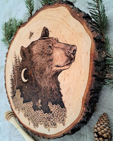 "Honeymoon" the bees and the bears, you know... 🐻🐝🌲🌜 Going bear watching in Kuusamo is on my bucket list, maybe this year...? . . . #lilamysticwoods #pyrography #woodcraft #woodburning #pyrografia #pyrogravure #bee #blackbear #bear #Karhu #ours #abeilles #honeycomb #honeybee #moon #kuu #bearart #wildlifeart #bearportrait Bee Pyrography, Woodburning Projects, Pyrography Art, My Bucket List, Wood Artist, Bear Art, Wildlife Art, Black Bear, Pyrography