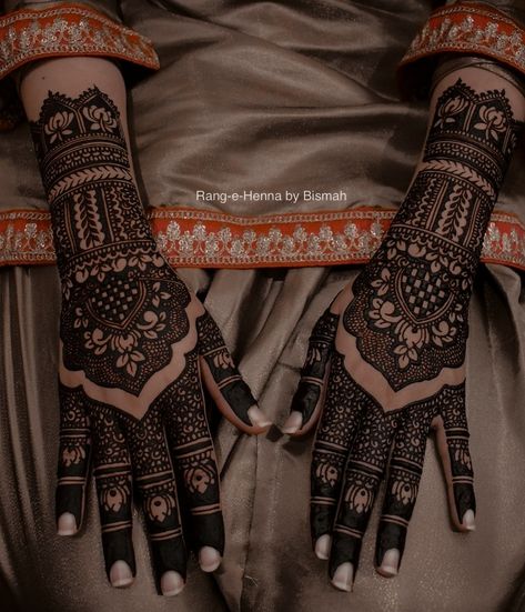 Telugu Mehendi Designs, Kurti Back Neck Designs, Mehndi Eid, Finger Mehndi Style, Blonde Goth, Rajasthani Mehndi, Mehndi Ideas, Finger Mehndi, Short Mehndi Design