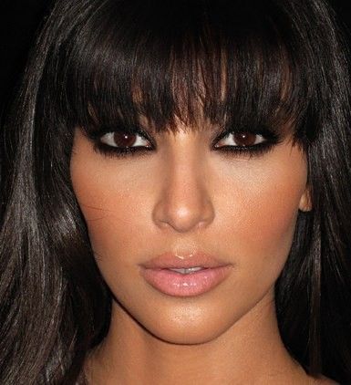 MAC lipstick in "angel" + NARS lip gloss in "Turkish Delight" = Kim Kardashian's nude lip Kim Kardashian Makeup Looks, Makeup Tips For Brown Eyes, Kardashian Makeup, Kim Kardashian Makeup, Kim Kardashian Hair, Kardashian Hair, Wedding Makeup For Brown Eyes, Brunette Makeup, Makeup Tip