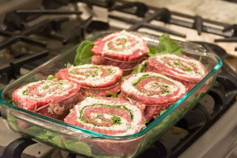 Flank Steak Pinwheels on Spinach Bed Flank Pinwheels, Flank Steak Pinwheels, Flank Steak Rolls, Steak Pinwheels, Stuffed Flank Steak, Spaghetti With Ground Beef, Steak Wraps, Beef Flank Steak, Beef Flank