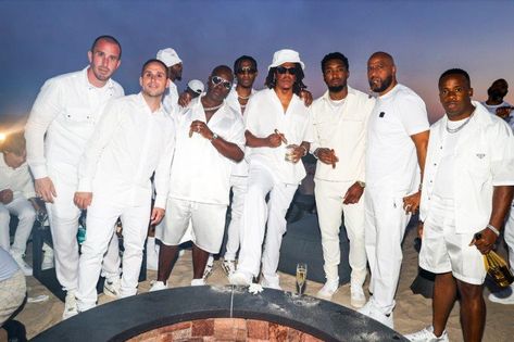 Party In The Hamptons, Hamptons Party, All White Party Outfits, Riviera Wedding, Party Dress Codes, White Party Outfit, Party Outfit Men, White Slacks, All White Party