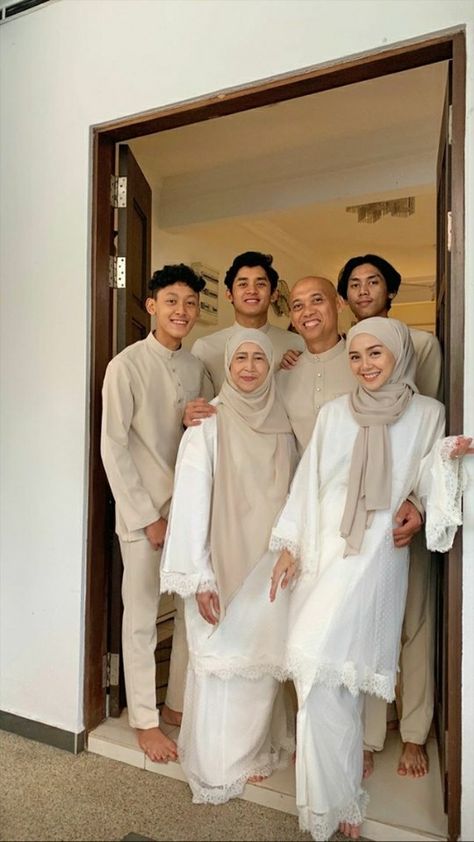 Inspirasi Outfit Lebaran, Eid Outfits Ideas, Lebaran Outfit, Malay Wedding Dress, Outfit Lebaran, Eid Outfit Ideas, Nikah Outfit, Outfit Kondangan, Muslimah Wedding