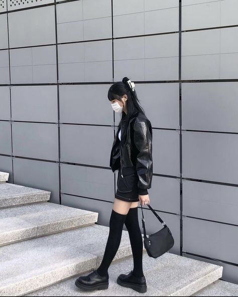 acubi fashion - pqrsh Korean Grunge Outfits, Black Korean Outfit, Black Outfit Korean, Korean Black Outfit, Black Outfit Grunge, Acubi Fashion, Outfit Grunge, Korean Street Fashion, Korean Outfits