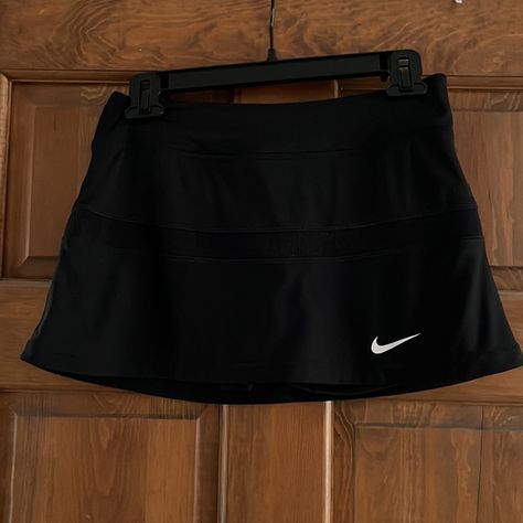 Black Nike Tennis Skirt Tennis Skirt Black, Nike Skirt, Nike Tennis Skirt, Skirt Aesthetic, Gymwear Outfits, Nike Skirts, Small Shorts, Lululemon Outfits, Fitness Wear Outfits