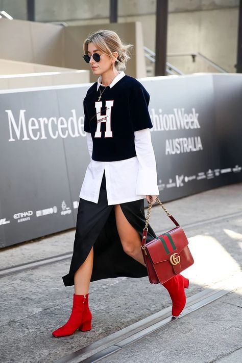 Street Style 2016, Street Style Fall Outfits, Australia Fashion, White Outfit, Red Boots, Looks Street Style, Autumn Street Style, Fall Street Style, Fashion Weeks