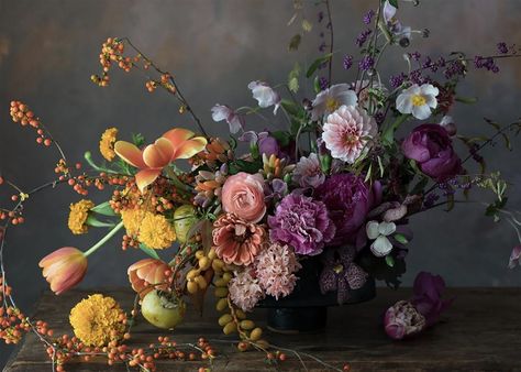 With Valentine’s Day, just around the corner, Galerie rounded up 7 of our favorite floral designers to follow on Instagram. Putnam And Putnam, Arrangement Ideas, Parts Of A Plant, Deco Floral, Floral Display, Arte Floral, Beautiful Blooms, Cool Plants, Clematis