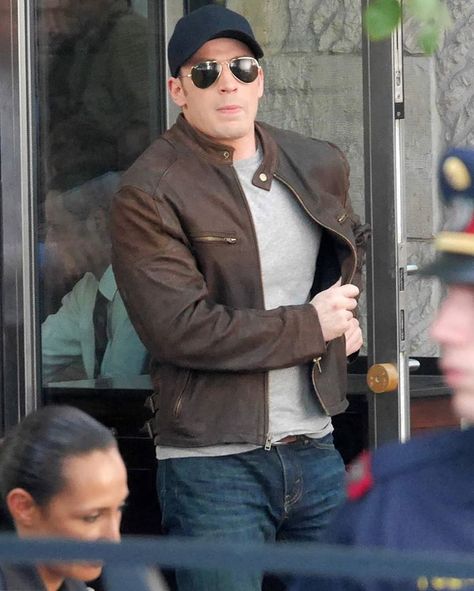 Chris Evans on Captain America with Aviator Captain America Jacket, Captain America Costume, Celebrities Leather Jacket, Distressed Leather Jacket, Steve Rogers Captain America, Robert Evans, Captain America Civil, Chris Evans Captain America, Distressed Jacket