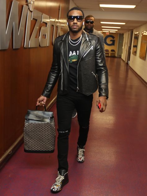 WHO: John Wall Best Dressed Men, Rock Style Men, Brown Leather Jacket Men, John Wall, Nba Outfit, Classic Leather Jacket, Nba Fashion, Best Dressed Man, Lambskin Leather Jacket