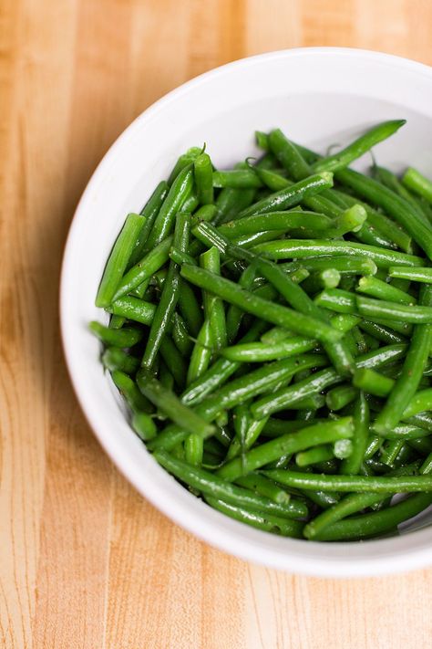 5 Minute Lemon Pepper Green Beans Thanksgiving Green Bean Recipe, Thanksgiving Green Beans, Traditional Green Bean Casserole, Thanksgiving Desserts Table, Green Beans Recipe, Thanksgiving Pumpkin Pie, Thanksgiving Side Dish, German Potato Salad, Dump Meals