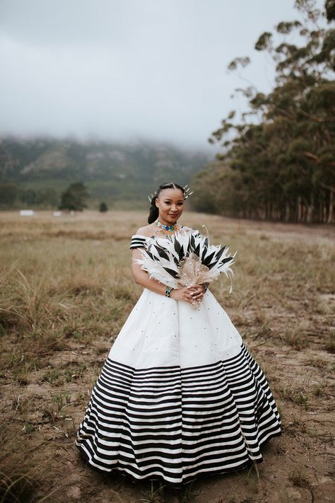 Xhosa bride umbhaco Xhosa Wedding Dresses, Xhosa Traditional Wedding Dresses, Zulu Traditional Wedding Dresses, Xhosa Wedding, Xhosa Attire, South African Traditional Dresses, African Traditional Wear, African Traditional Wedding Dress, African Wedding Attire