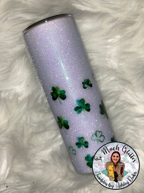 #ombretumbler #epoxytumbler #stainlesssteel #glittertumbler #shamrocks #diy Shamrock Glitter Tumbler, Epoxy Crafts, Epoxy Tumblers, Custom Tumbler Cups, Tumbler Ideas, Custom Tumbler, St Pattys, Tumbler Cups, Custom Tumblers