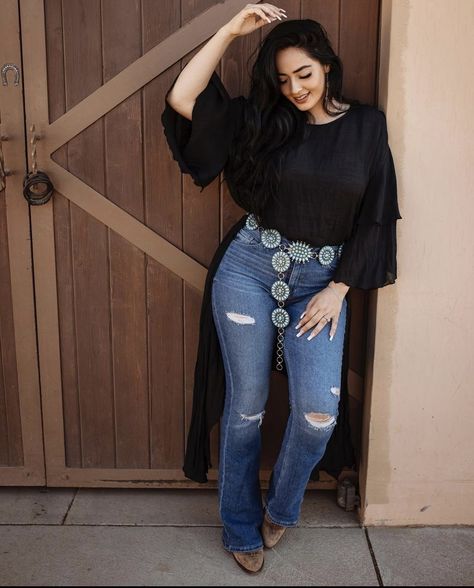 Western Wear Outfits Plus Size, Plus Size Womens Western Outfits, Plus Size Country Concert Outfit Jeans, Picture Outfits For Women, Baile Outfits Jaripeo Plus Size, Tejano Outfits Women, Cowgirl Outfits Plus Size, Plus Size Cowboy Boots Outfit, Ranch Outfits For Women