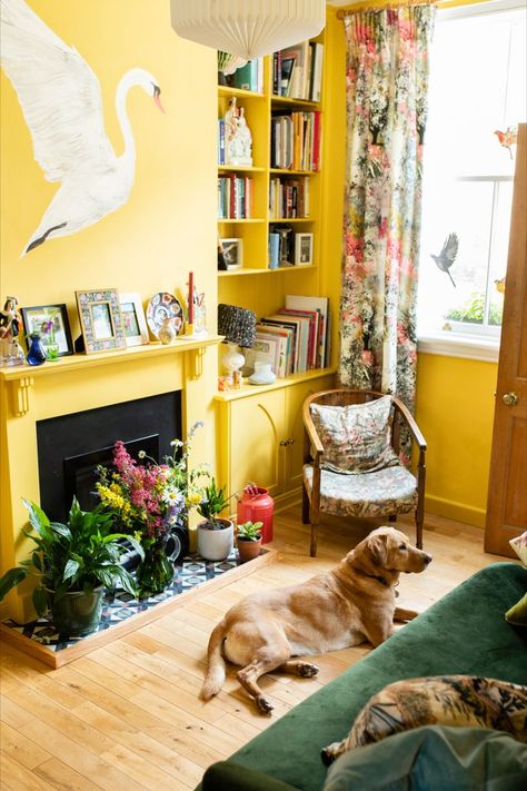 Yellow Sitting Room, Babouche Farrow And Ball, Yellow Walls Living Room, Farrow And Ball Living Room, Dining Room Wall Color, Yellow Ceiling, Small Space Interior Design, Maximalist Interior, Bohemian Interior Design