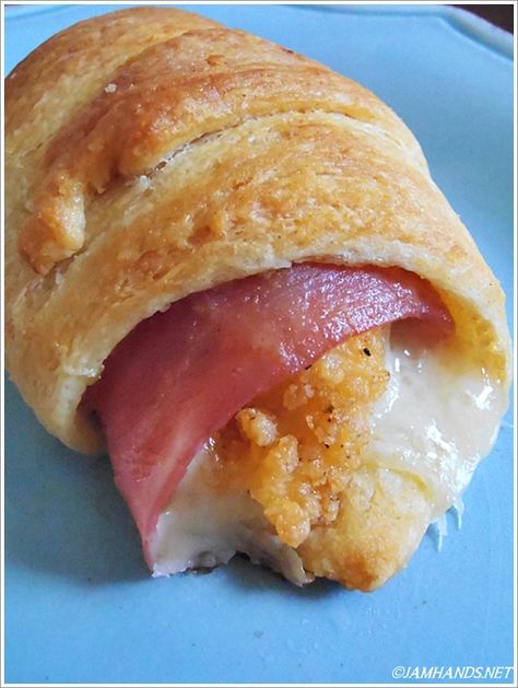 Easy Chicken Cordon Bleu, Chicken Lickin, Cordon Blue, Crescent Recipes, Chicken Tonight, Baked Chicken Tenders, Chicken Entrees, Chicken Cordon, Crescent Roll Recipes