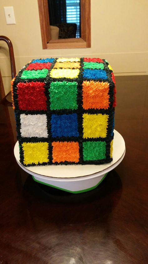 Rubrics Cube Cake, Rubiks Cube Birthday Party Ideas, Cube Cake Design, Rubik Cake, Rubix Cube Cake, 80s Birthday Cake, Deserts Cupcakes, 80s Party Decorations, Cube Cake