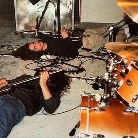 Kim Thayil, Where Did You Sleep Last Night, Temple Of The Dog, Rock Aesthetic, Rockstar Aesthetic, Grunge 90s, Garage Band, Meteor Garden