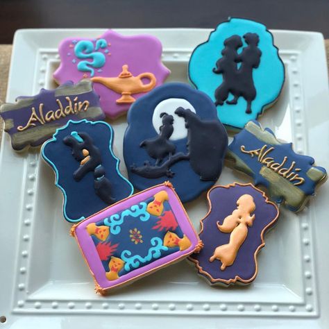 Aladdin Cookies, Ann Margaret, Aladdin Birthday Party, Aladdin Party, Jasmine Aladdin, Disney Cookies, Birthday Party Desserts, Dipped Oreos, Disney Cakes