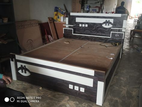 Diwan Palang Bed Design, Mdf Bed, Monster Motorcycle, Simple Bed Designs, Wooden Dining Table Designs, Platform Bed Designs, Box Bed Design, Double Bed Designs, Down Ceiling Design