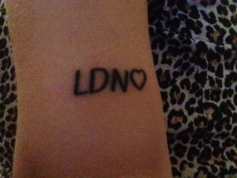 my #london #tatoo #ldn London Tattoo Ideas, General Tattoo, England Tattoo, London Tattoo, London Baby, Instagram Wallpaper, Minimal Tattoo, Tattoo Inspo, London Travel