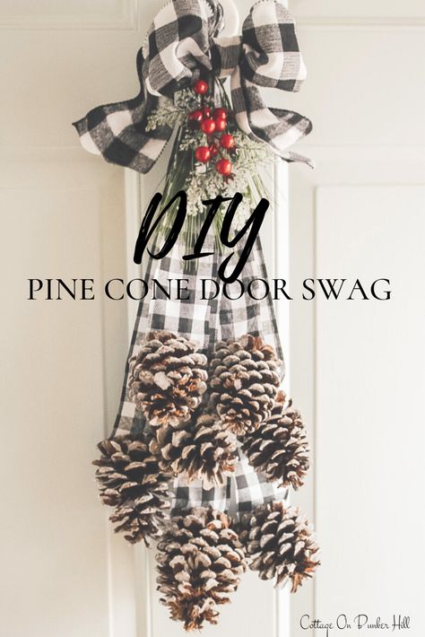 Pine Cone Christmas Decorations, Pine Cone Wreath, Pinecone Crafts Christmas, Cone Wreath, Pine Cone Art, Diy Pinecone, Easy Diy Wreaths, Picture Tutorial, Pine Cone Decorations