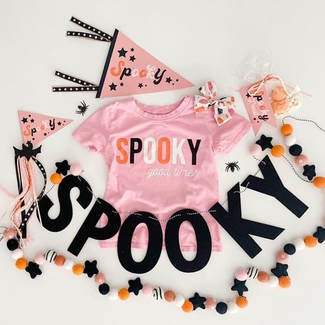 Halloween Shapes, Halloween Favor Bag, Spooky Birthday, Halloween Tutorial, Halloween Favors, Halloween Crafts Decorations, Birthday Halloween Party, Pink Halloween, Halloween Inspiration