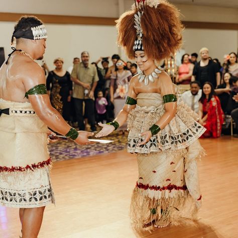 SIVA SAMOA 🇦🇸🇼🇸🔥💸👏🏽 The grand finale of this amazing wedding day & our favorite part of every Polynesian wedding reception! Can you tell @faletoluata @will.tonga did amazing?! Which one is your favorite? 🥰 Polynesian wedding, Polynesian wedding reception, Polynesian wedding photography, Samoan wedding photography, Samoan wedding Videography, Siva Samoa, taualunga #polynesian #polynesianwedding #polynesianweddings #samoanwedding #samoanweddings #tonganwedding #sivasamoa #taualuga #hawaiiw... Tongan Wedding, Samoan Wedding, Polynesian Wedding, Wedding Videography, Tonga, Samoa, Wedding Reception, Wedding Ideas, Wedding Day