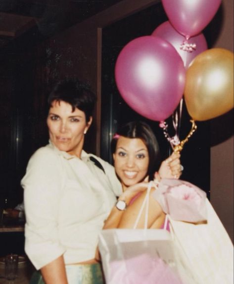 Kourtney Kardashian and Kris Jenner 90s Kourtney Kardashian 90s, Kardashian 90s, Jenner Family, Keeping Up With The Kardashians, Aesthetic Look, Kris Jenner, Kardashian Jenner, Kourtney Kardashian, Powerful Women