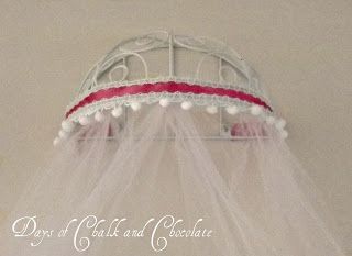 Diy Bed Crown, Make A Bed, Bed Crown Canopy, Canopy Bed Diy, Cat Bedroom, Bed Crown, Fun Costumes, Baby Taylor, Moroccan Bedroom