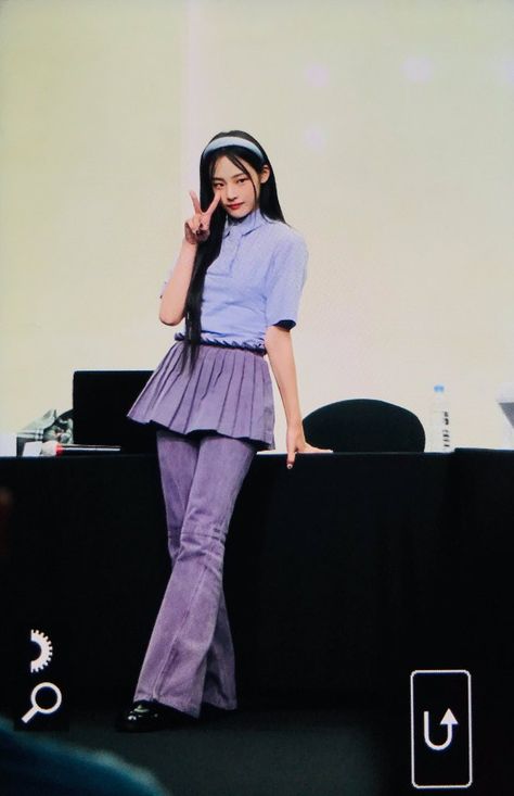 Minji New Jeans, Minji Newjeans, New Jeans Style, Kpop Outfits, Stage Outfits, White Outfits, Fit Inspo, New Girl, Pants Outfit