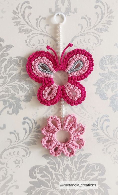 Spring Macrame Ideas, Spring Macrame, Butterfly Macrame, Macrame Nursery Decor, Macrame Butterfly, Macrame Nursery, Simpul Makrame, Macrame Flower, Basket Weaving Patterns