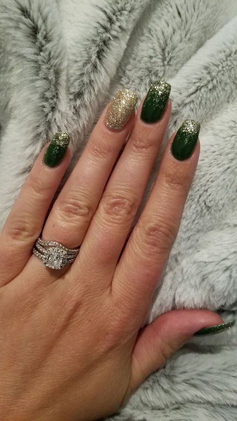 Green Orange And Gold Nails, Green And Gold Sns Nails, Gel Nails Green And Gold, Green Gold Gel Nails, Green With Gold Glitter Nails, Dark Green Nails With Gold Glitter, Holiday Nails Green And Gold, Prom Nails Gold And Green, Gold And Green Nails Ideas