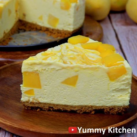 Mango Ice Cream Cake, Cake Mango, Easy Indian Dessert Recipes, Easy Indian Dessert, Yummy Kitchen, Cream Cake Recipe, Xmas Desserts, Ice Cream Birthday Cake, Mango Cream