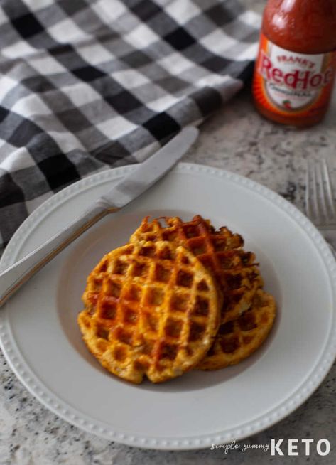 Buffalo Chicken Chaffle - Simple Yummy Keto Chicken Chaffle Recipe, Buffalo Chicken Chaffle, Chicken Chaffle, Low Carb Ranch Dressing, Cream Filling Recipe, Chicken Blt, Chaffle Recipe, Lowest Carb Bread Recipe, Egg Fast