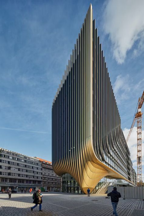 Zaha Hadid Architects completes Prague high-rise development with cascading terraces | News | Archinect Curve Architecture, Zaha Hadid Architects, Urban Fabric, Rain Water Collection, High Rise Building, Zaha Hadid, Suzhou, Roof Garden, Facade Design