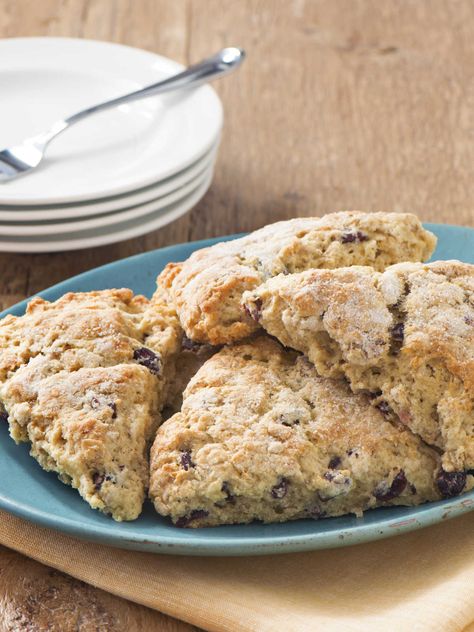 Cranberry Ginger Oat Scones Ginger Scones Recipe, Oat Scones Recipe, Shortbread Desserts, Fun Snack Ideas, Ginger Scones, Chocolate Oat Cookies, Oat Scones, Oat Flour Recipes, Oatmeal Bites