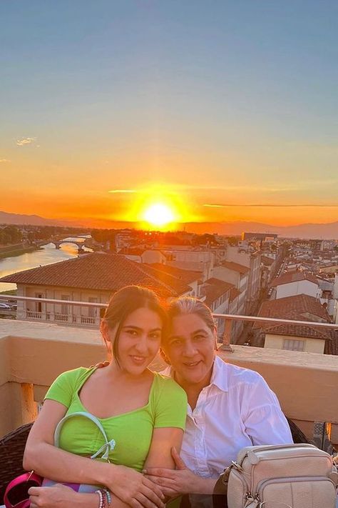 Sara Ali Khan recently spent her vacation time in Europe. The actress shared a beautiful picture with her mom, Amrita Singh, after returning from her European trip. In the picture, Sara Ali Khan looks pretty with her mom, Amrita Singh. The actress shared photos from her vacation in Italy. In the pictures, Sara Ali Khan wore a green top with pink shots and tied up her hair. Pink Shots, Vacation In Italy, European Trip, Beyond The Sea, Amrita Singh, Sara Ali Khan, Celebrity Trends, July 2022, Ali Khan