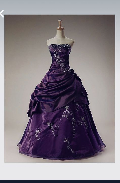 Quince Dresses Dark Purple, Dark Purple Quinceanera Dresses, Evie Halloween Costume, Dark Purple Prom Dress, Quinceanera Purple, Dark Purple Wedding, Drawing Dress, Xv Dresses, Purple Quinceanera Dresses